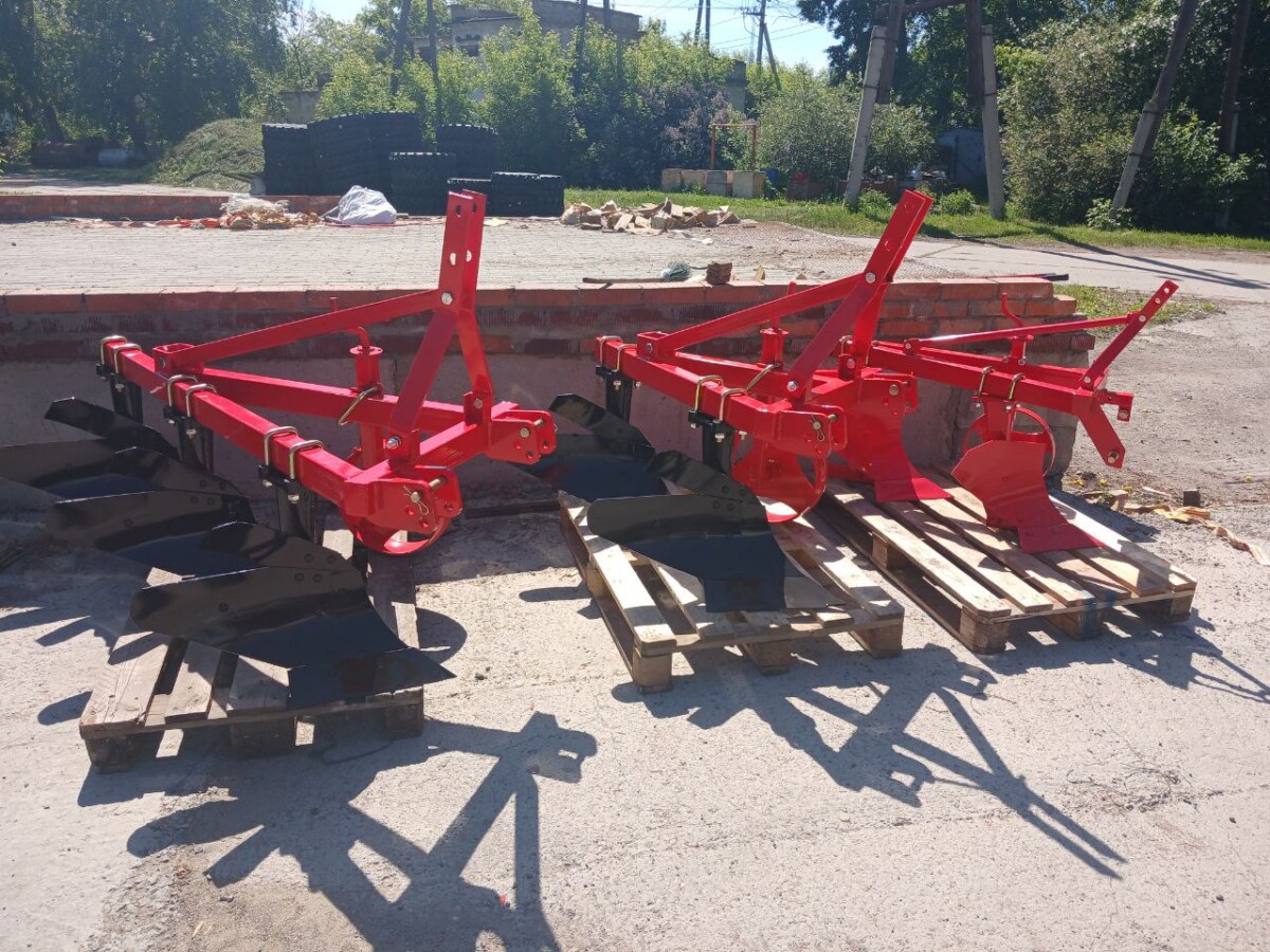 Плуг корпусный 1L-230